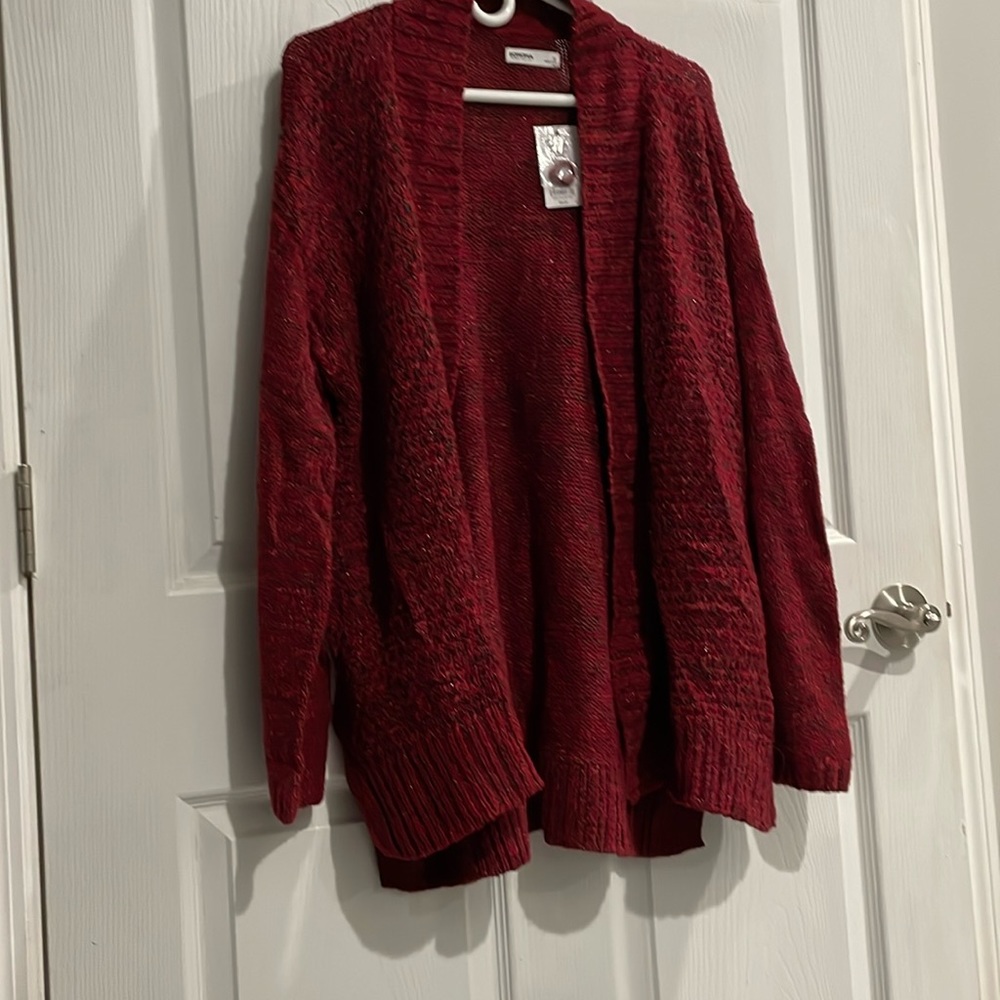 NWT women’s Medium cardigan sweater. Perfect color for Christmas!